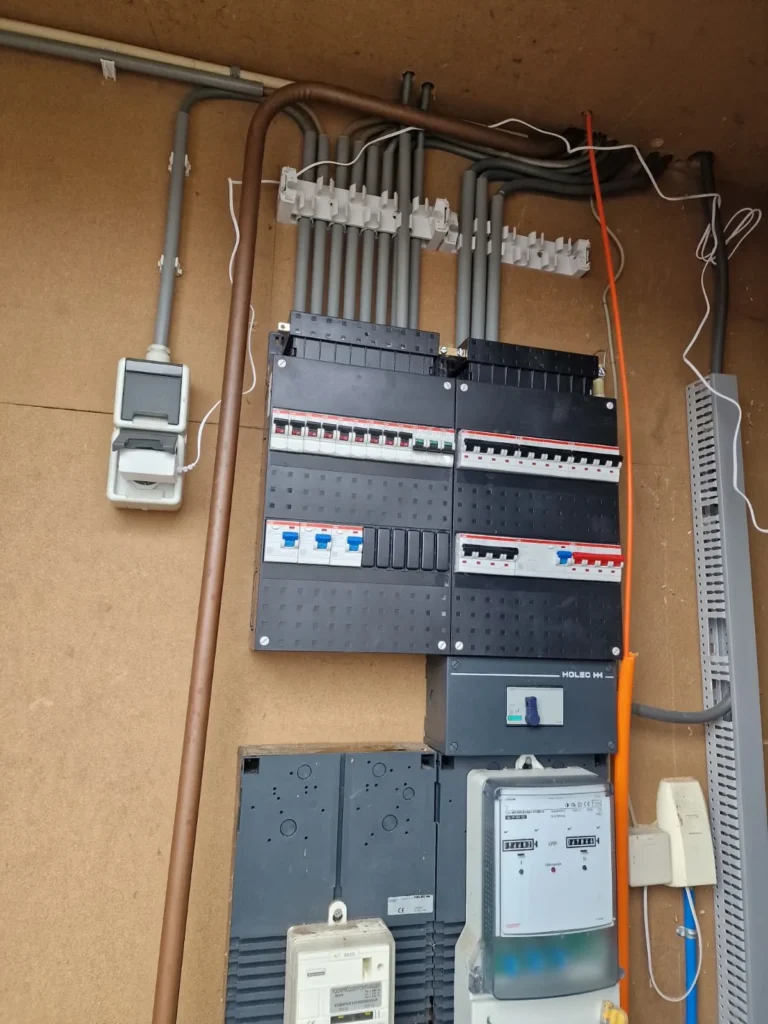 Meterkast in woning in Gorinchem met groepen, bekabeling en elektrische installatie voor inspectie of vervanging